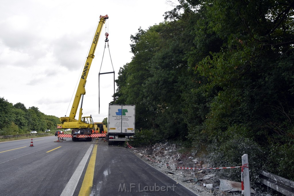 Schwerer VU A 3 Rich Oberhausen Hoehe AK Leverkusen P648.JPG - Miklos Laubert